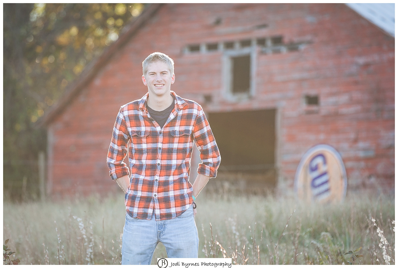 old barn for senior pictures