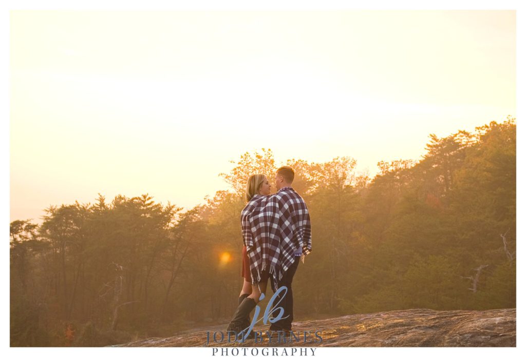 Sunset engagement pictures