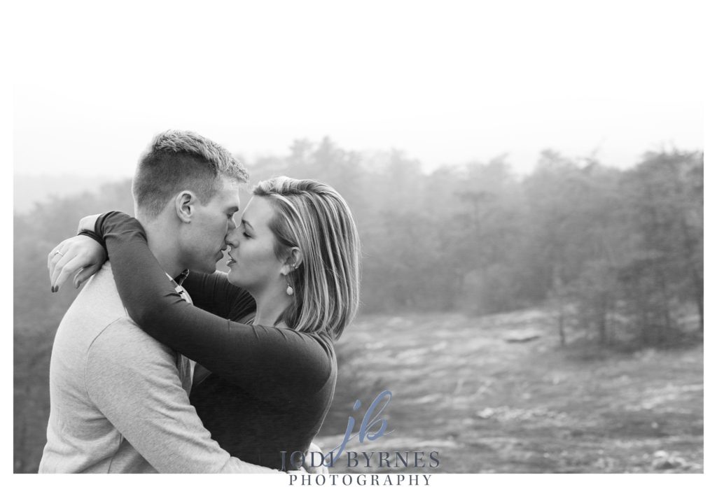 black and white engagement pictures